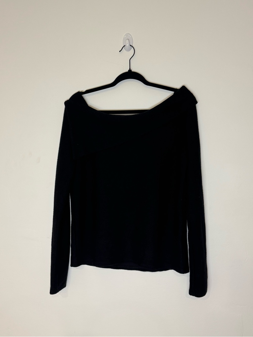 Rielle Boutique Asymmetrical Draped Neckline Sweater Ribbed Women’s L Black NWT